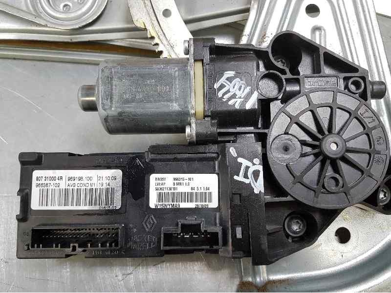 Recambio de elevalunas delantero izquierdo para renault megane iii berlina 5 p dynamique referencia OEM IAM 807210002R 966020105