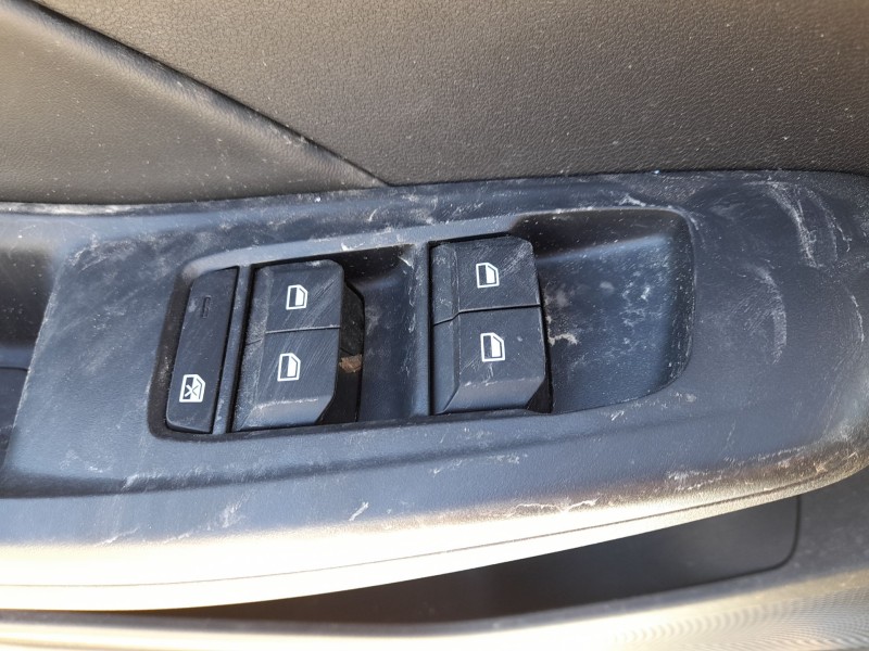 Recambio de mando elevalunas delantero izquierdo para mg mg 3 (5fp) mg 3 1.5 referencia OEM IAM 11270658PHD  