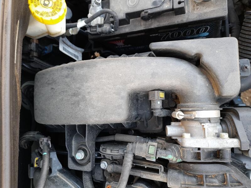 Recambio de carcasa filtro aire para citroën c3 iii (sx) 1.2 vti 82 referencia OEM IAM 9826454780  