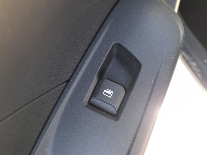 Recambio de mando elevalunas trasero izquierdo para mg mg 3 (5fp) mg 3 1.5 referencia OEM IAM 11270661PHD  