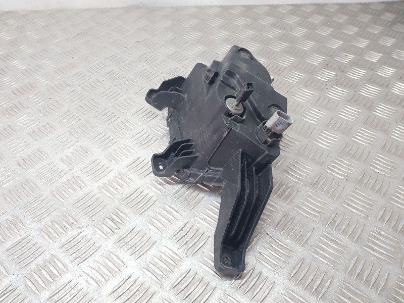 Recambio de faro antiniebla derecho para ssangyong korando (c300) 1.5 referencia OEM IAM 8320237000  