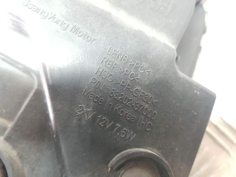 Recambio de faro antiniebla derecho para ssangyong korando (c300) 1.5 referencia OEM IAM 8320237000  
