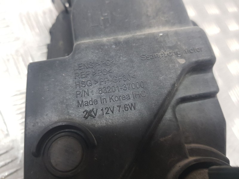 Recambio de faro antiniebla izquierdo para ssangyong korando (c300) 1.5 referencia OEM IAM 8320137000  
