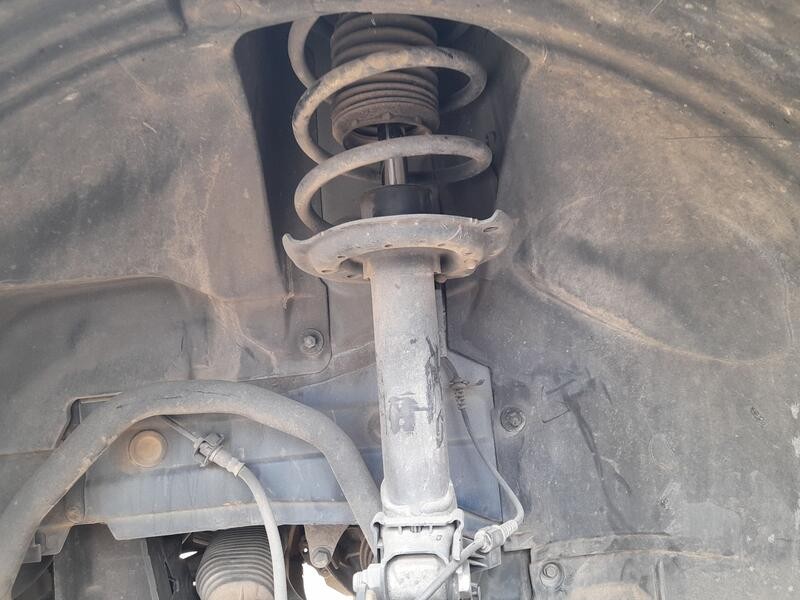 Recambio de amortiguador delantero izquierdo para mercedes-benz clase b sports tourer (w245) b 180 cdi (245.207) referencia OEM 