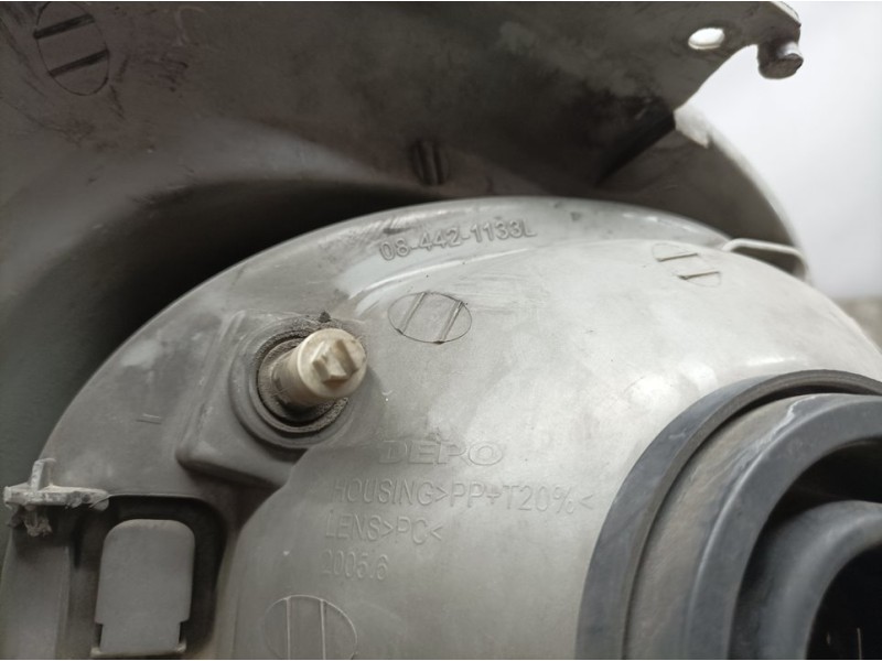 Recambio de faro izquierdo para renault trafic caja cerrada (ab 4.01) l1h1 caja cerrada, corto referencia OEM IAM 084421133L  DE