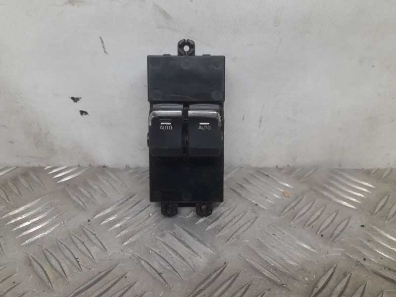 Recambio de mando elevalunas delantero izquierdo para kia cee´d (jd) 1.0 t-gdi referencia OEM IAM 93570A2300  49D49A1110
