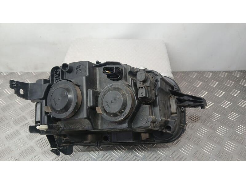 Recambio de faro izquierdo para citroën c3 iii (sx) 1.2 vti 82 referencia OEM IAM 9820059680 VALEO 90097902