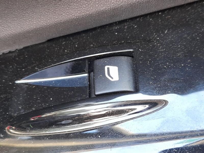 Recambio de mando elevalunas delantero derecho para citroën c3 iii (sx) 1.2 vti 82 referencia OEM IAM 96762292ZD  