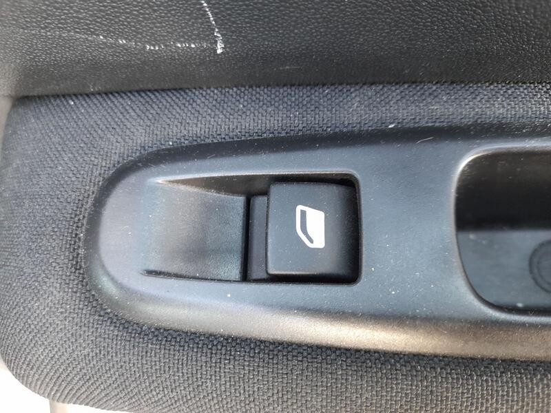 Recambio de mando elevalunas trasero derecho para citroën c3 iii (sx) 1.2 vti 82 referencia OEM IAM 96762292ZD  