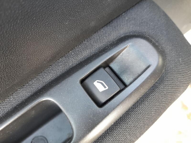 Recambio de mando elevalunas trasero izquierdo para citroën c3 iii (sx) 1.2 vti 82 referencia OEM IAM 96762292ZD  