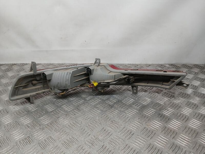 Recambio de piloto trasero derecho paragolpes para kia sportage drive 4x2 referencia OEM IAM 924063U300  