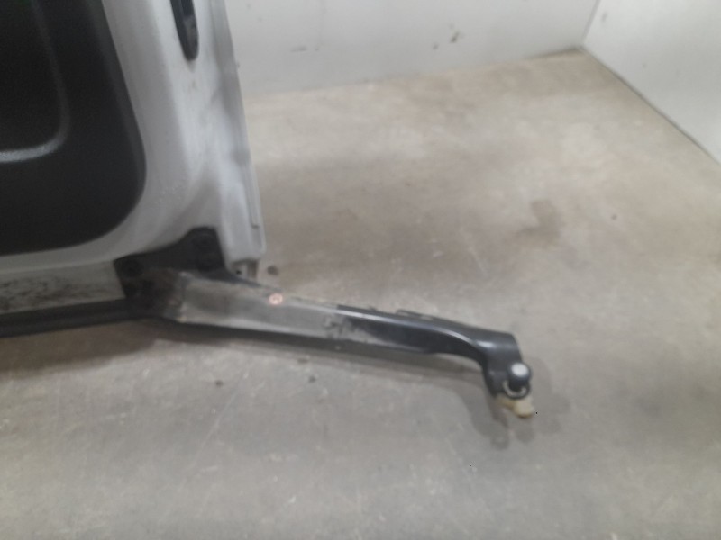 Recambio de puerta lateral corredera izquierda para ford tourneo courier (c4a) trend referencia OEM IAM PET7624631AX TOCADA 