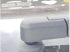 Recambio de motor limpia trasero para ssangyong korando (c300) 1.5 referencia OEM IAM 8611037000  