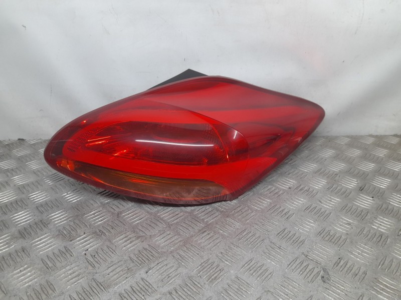 Recambio de piloto trasero derecho para kia cee´d (jd) 1.0 t-gdi referencia OEM IAM 92402A27  