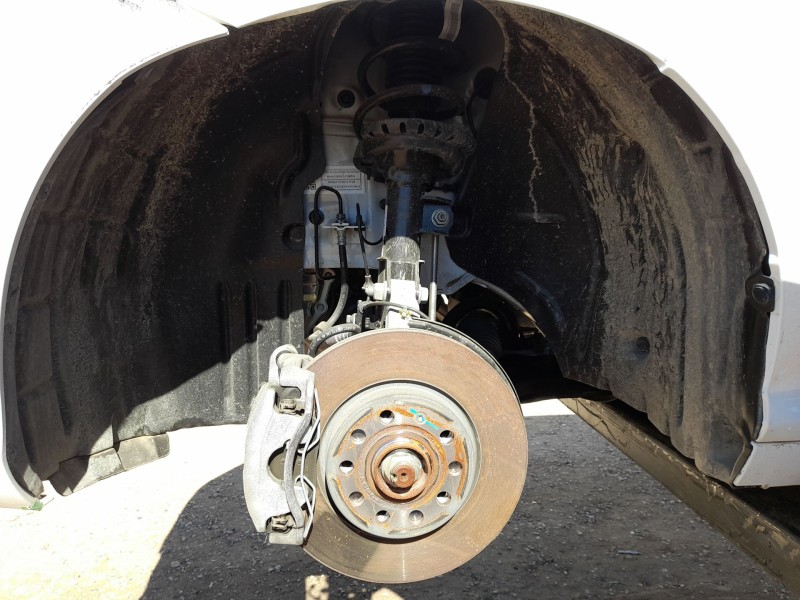 Recambio de plastico pase rueda del. izq. para mg mg 3 (5fp) mg 3 1.5 referencia OEM IAM 11203084  