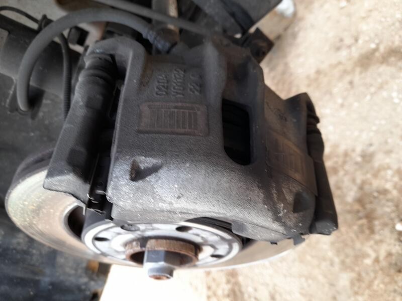 Recambio de pinza freno delantera derecha para citroën c3 iii (sx) 1.2 vti 82 referencia OEM IAM 1617292180  