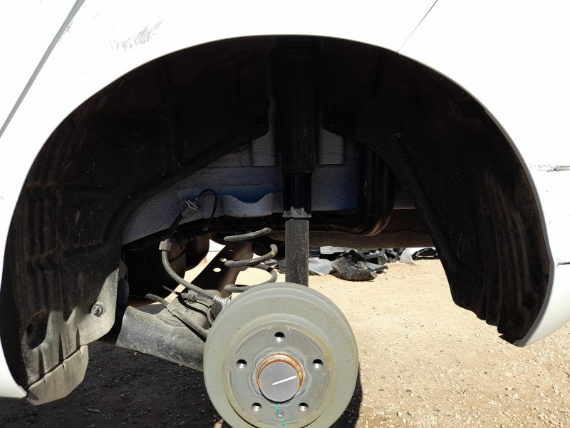 Recambio de plastico pase rueda tras. izq. para mg mg 3 (5fp) mg 3 1.5 referencia OEM IAM 11203086  