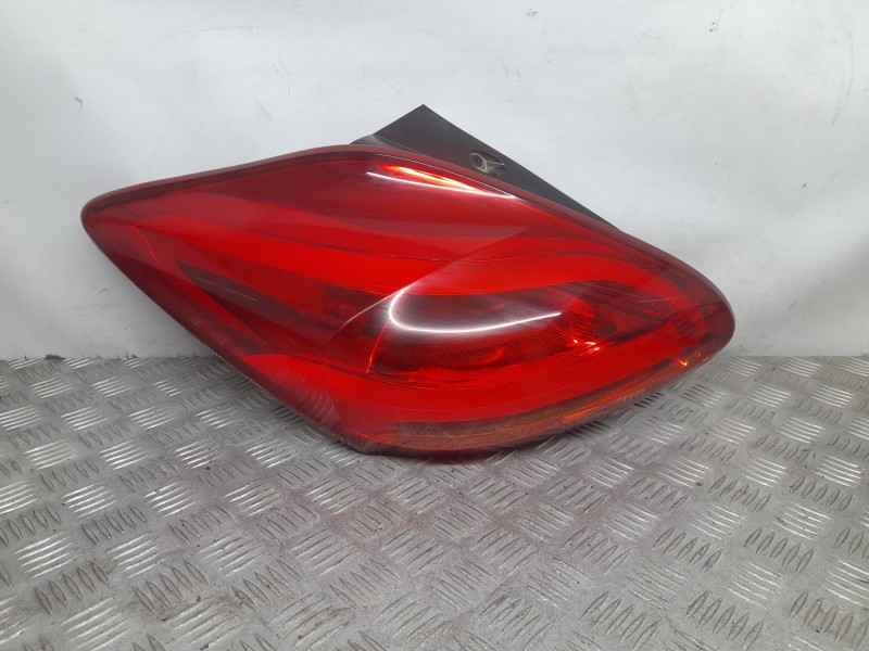 Recambio de piloto trasero izquierdo para kia cee´d (jd) 1.0 t-gdi referencia OEM IAM 92401A27  