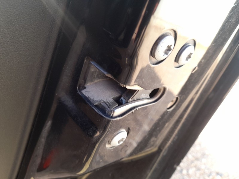 Recambio de cerradura puerta delantera derecha para fiat bravo ii (198_) 1.9 d multijet (198axc1b) referencia OEM IAM 51931416  