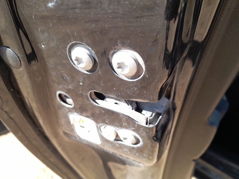 Recambio de cerradura puerta trasera izquierda para fiat bravo ii (198_) 1.9 d multijet (198axc1b) referencia OEM IAM 51931422  