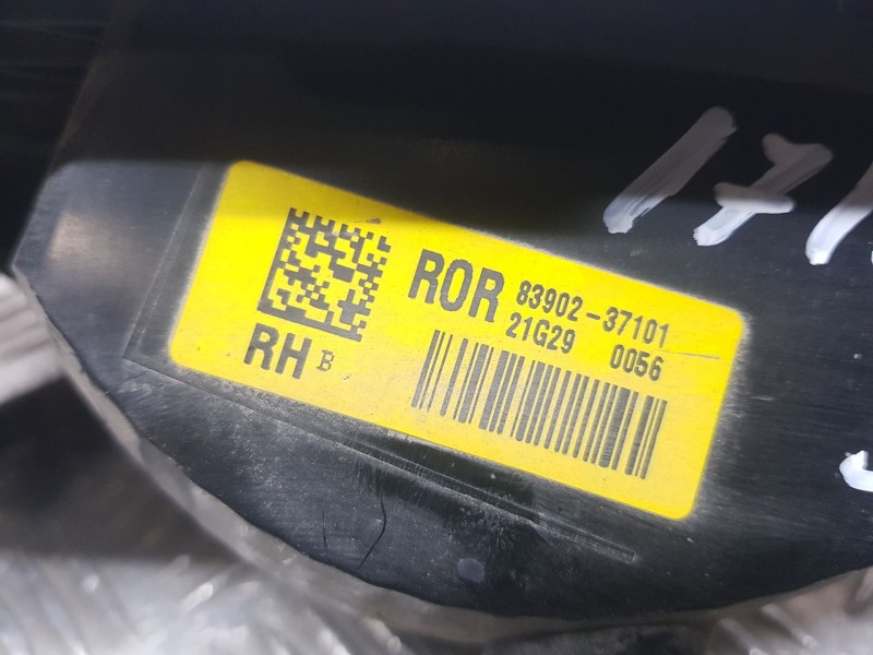 Recambio de piloto trasero derecho paragolpes para ssangyong korando (c300) 1.5 referencia OEM IAM 8390237101  