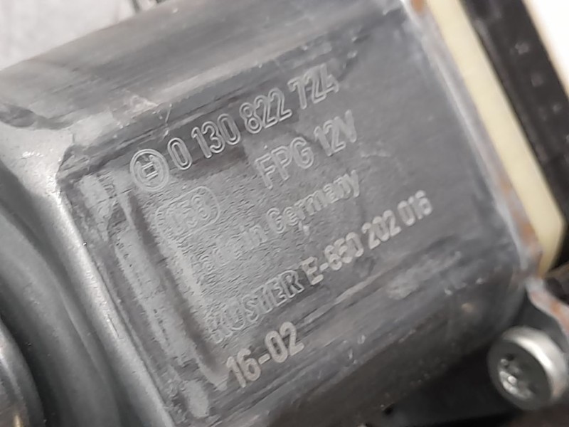 Recambio de motor elevalunas trasero derecho para skoda octavia lim. (5e3) style referencia OEM IAM 5Q0959812A 0130822724 BOSCH 