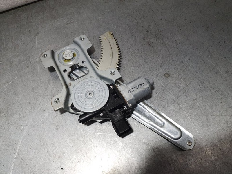 Recambio de elevalunas trasero derecho para subaru xv active referencia OEM IAM SIN REF  ELECTRICO 2 PINES