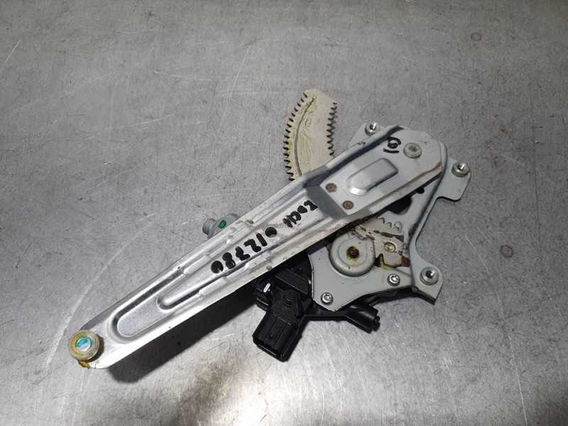 Recambio de elevalunas trasero derecho para subaru xv active referencia OEM IAM SIN REF  ELECTRICO 2 PINES