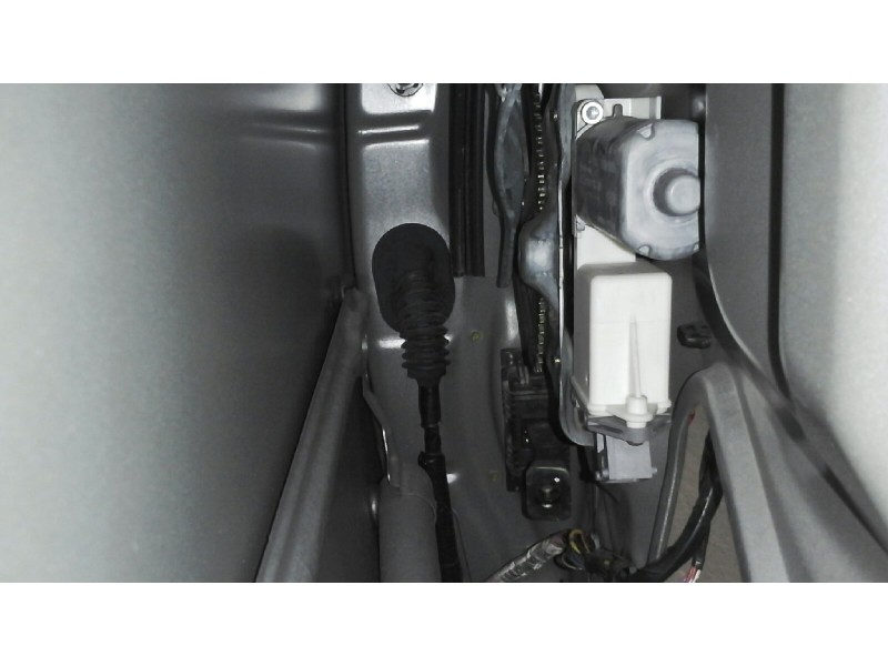 Recambio de elevalunas trasero izquierdo para toyota avensis berlina (t25) 2.0 d4-d executive sedán (4-ptas) referencia OEM IAM 