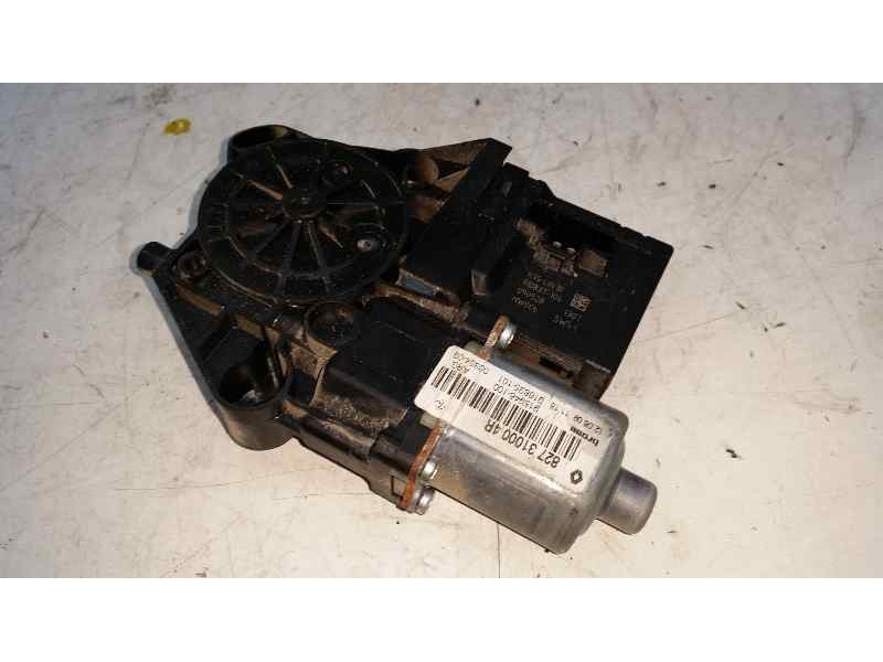 Recambio de motor elevalunas trasero izquierdo para renault scenic iii dynamique referencia OEM IAM 915946100 827310004R BROSE