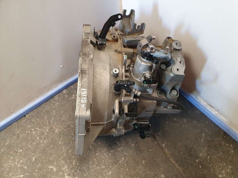 Recambio de caja cambios para opel zafira tourer excellence referencia OEM IAM 55582867  6 VELOCIDADES