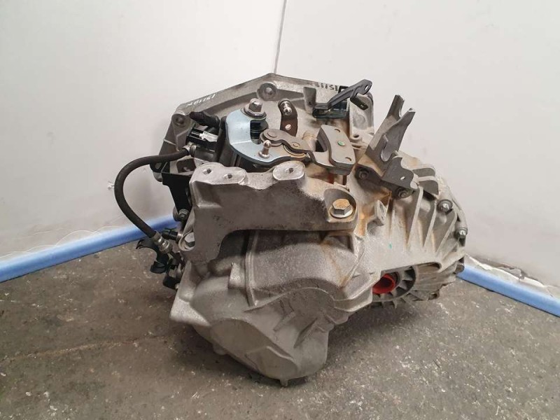 Recambio de caja cambios para opel zafira tourer excellence referencia OEM IAM 55582867  6 VELOCIDADES