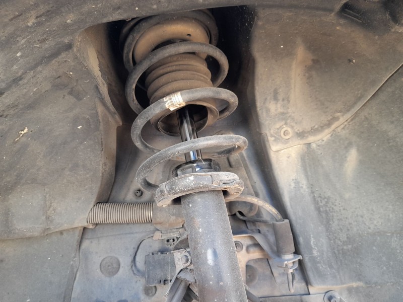 Recambio de amortiguador delantero derecho para bmw 1 (e81) 118 d referencia OEM IAM 31316786020  