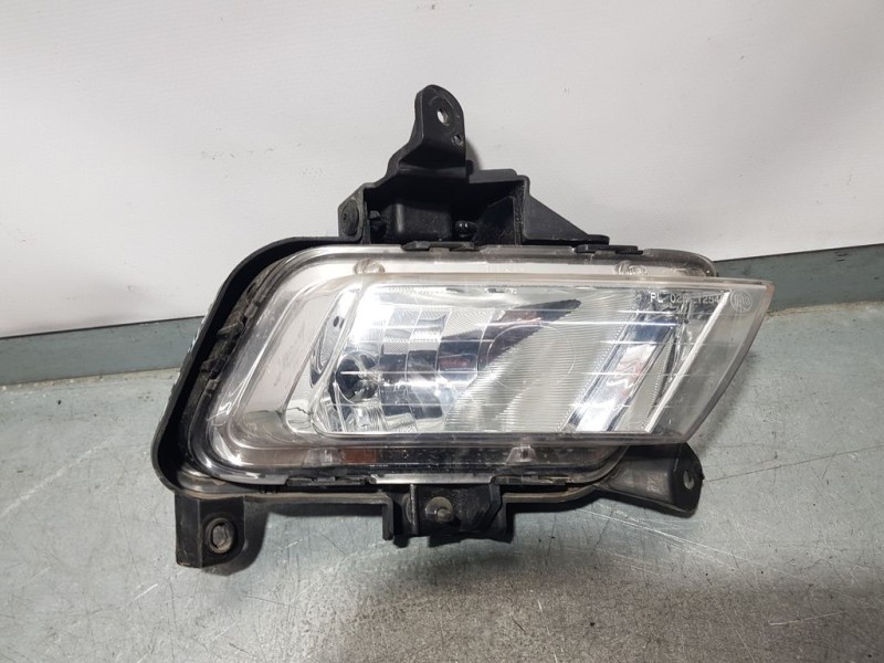 Recambio de faro antiniebla derecho para kia cee´d drive referencia OEM IAM   