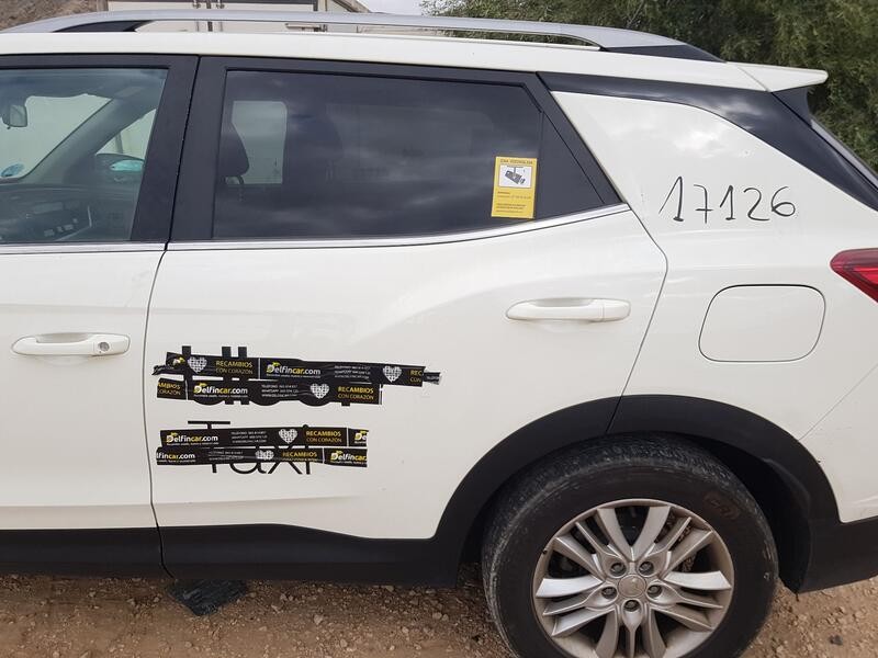 Recambio de puerta trasera izquierda para ssangyong korando (c300) 1.5 referencia OEM IAM 6301137000  