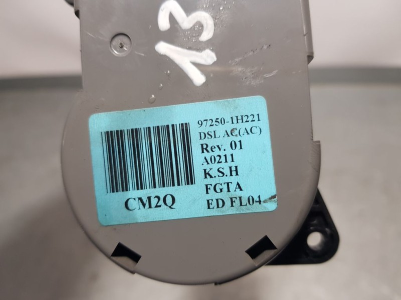 Recambio de mando calefaccion / aire acondicionado para kia cee´d drive referencia OEM IAM 972501H221  
