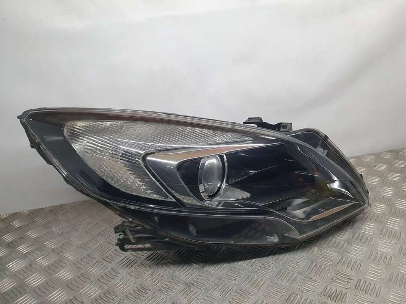 Recambio de faro derecho para opel zafira tourer excellence referencia OEM IAM 13399859  PATAS REPARADAS