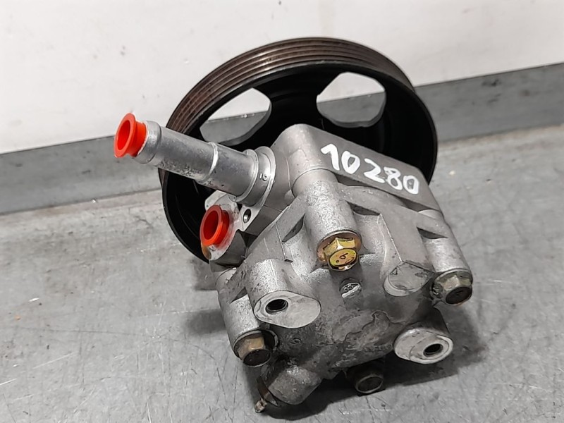 Recambio de bomba direccion para mazda 626 berlina (gf) 2.0 fe referencia OEM IAM   