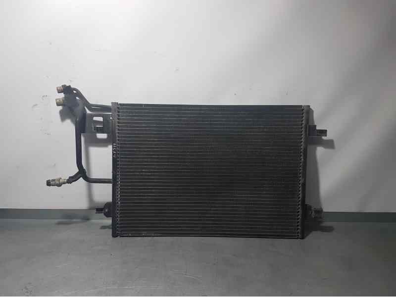 Recambio de condensador / radiador aire acondicionado para volkswagen passat berlina (3b2) highline referencia OEM IAM 8D0260401