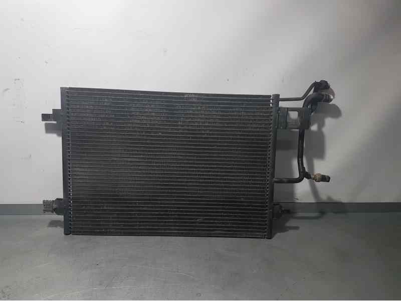 Recambio de condensador / radiador aire acondicionado para volkswagen passat berlina (3b2) highline referencia OEM IAM 8D0260401