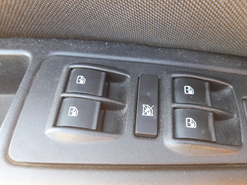 Recambio de mando elevalunas delantero izquierdo para fiat bravo ii (198_) 1.9 d multijet (198axc1b) referencia OEM IAM 73544102