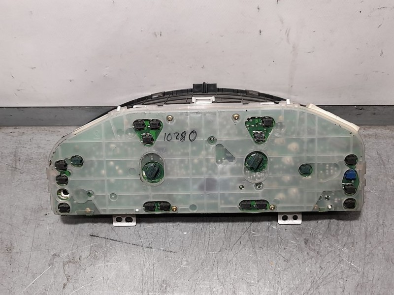 Recambio de cuadro instrumentos para mazda 626 berlina (gf) 2.0 fe referencia OEM IAM   