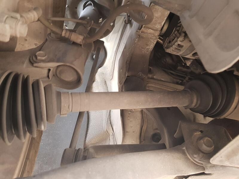 Recambio de transmision delantera derecha para ssangyong korando (c300) 1.5 referencia OEM IAM 4132037100  