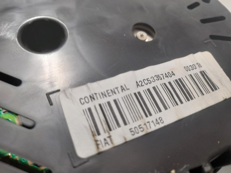 Recambio de cuadro instrumentos para alfa romeo mito (145) distinctive referencia OEM IAM 50517148 A2C53357404 CONTINENTAL