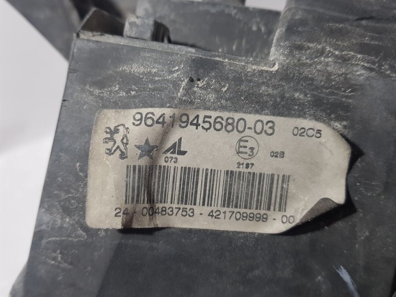 Recambio de faro antiniebla izquierdo para peugeot 407 st sport referencia OEM IAM 964194568003  