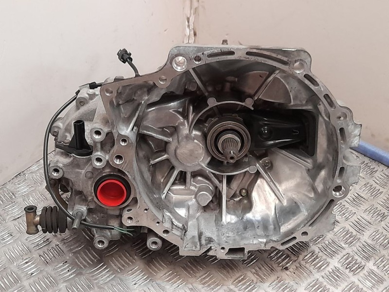 Recambio de caja cambios para mazda 626 berlina (gf) 2.0 fe referencia OEM IAM G56017100F  5VELOCIDADES