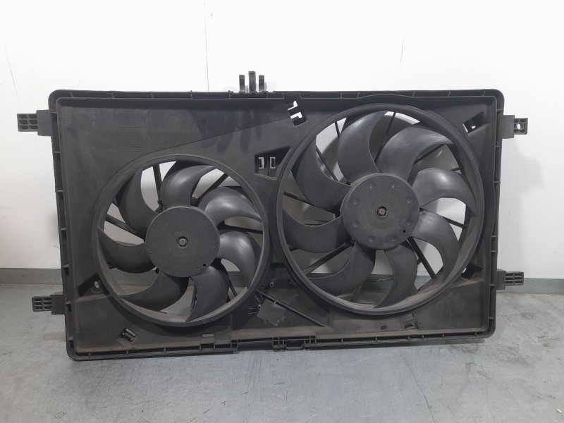 Recambio de electroventilador para nissan nv 400 l1h1 3,3t pro referencia OEM IAM 214815872R  