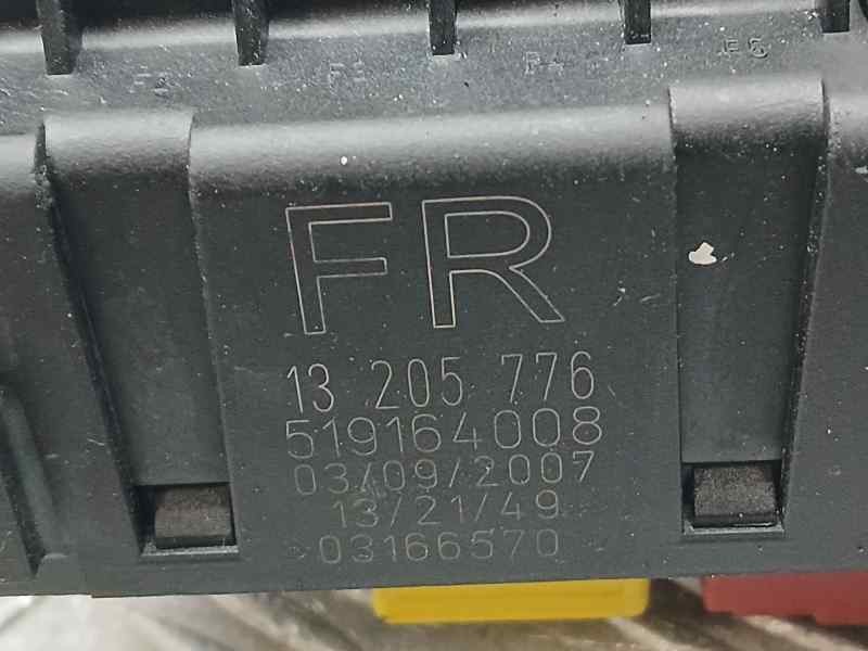 Recambio de caja reles / fusibles para opel vectra c berlina cosmo referencia OEM IAM 13205776 519164008 