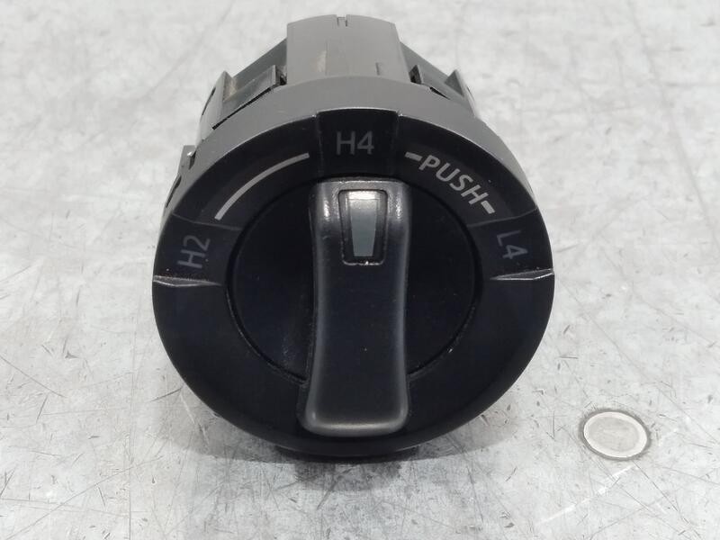 Recambio de interruptor para toyota hilux (gun1) double cab gx 4x4 referencia OEM IAM m57269  