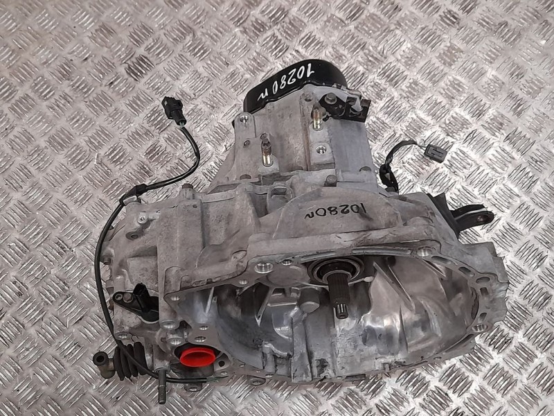 Recambio de caja cambios para mazda 626 berlina (gf) 2.0 fe referencia OEM IAM G56017100F  5VELOCIDADES